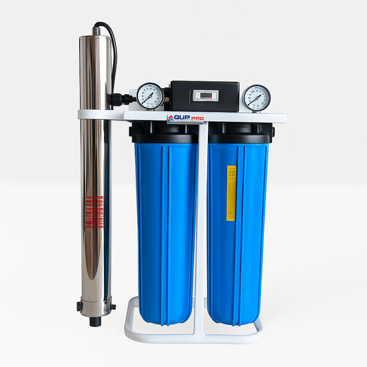 twee filterhuizen met UV lamp