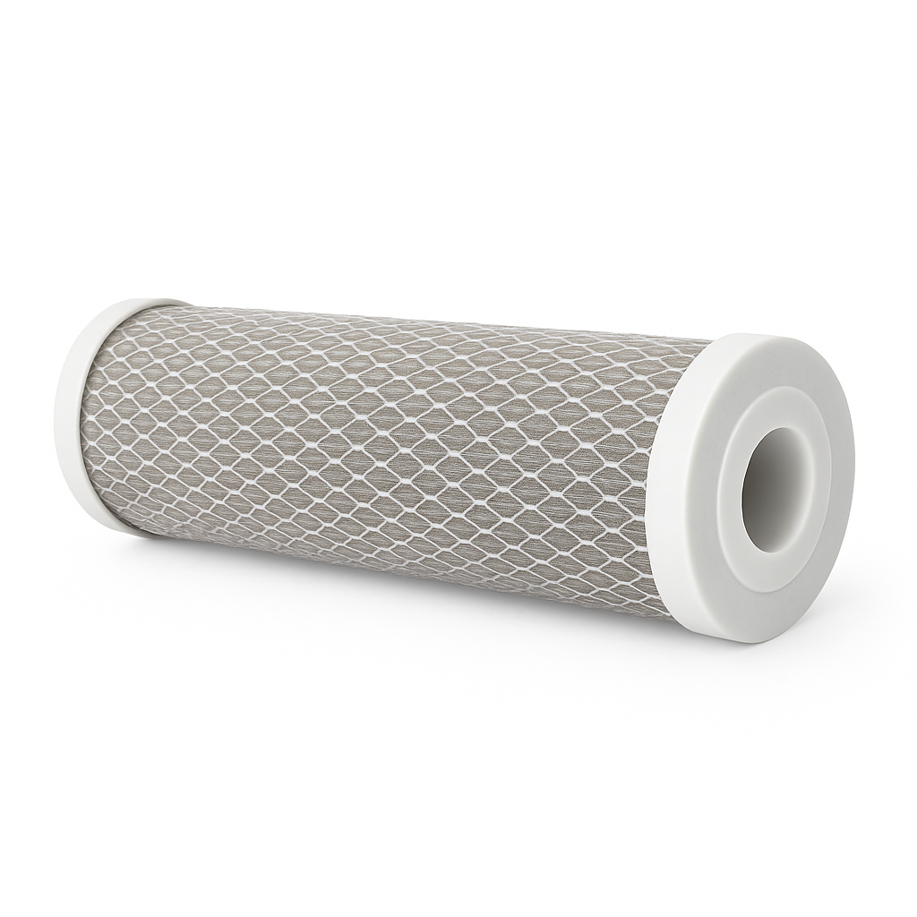 Actief kool waterfilterpatroon voor waterbehandeling, cilindrisch met gaasstructuur.