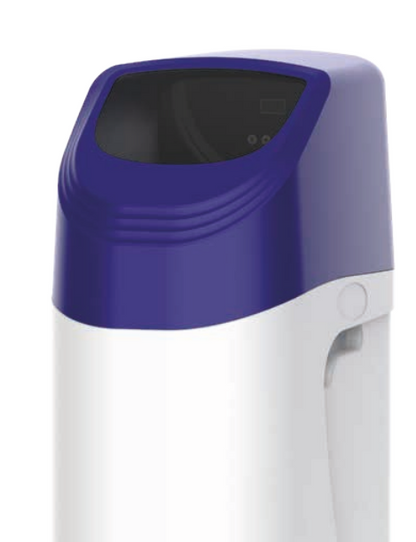 Blauw-witte waterontharder met digitale display voor kalkvrij water